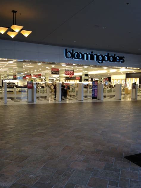 bloomingdale's department store near me.